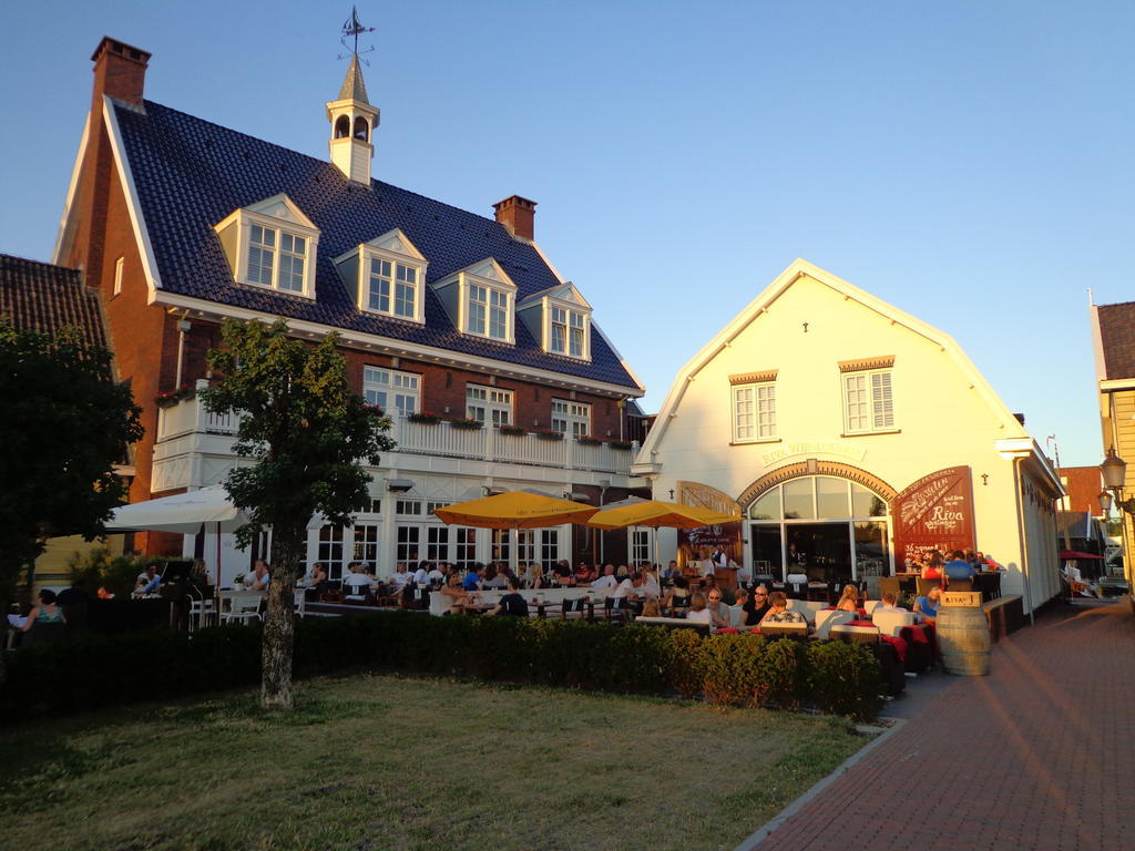 Fletcher Hotel - Restaurant Nautisch Kwartier Huizen Exterior photo